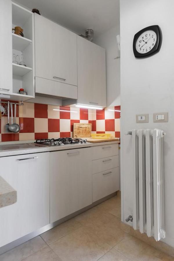 Apartamento La Torre Antica Dimora Giuggianello Exterior foto