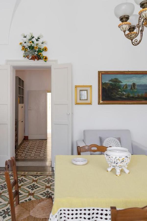 Apartamento La Torre Antica Dimora Giuggianello Exterior foto