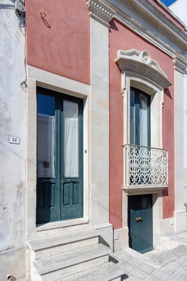 Apartamento La Torre Antica Dimora Giuggianello Exterior foto
