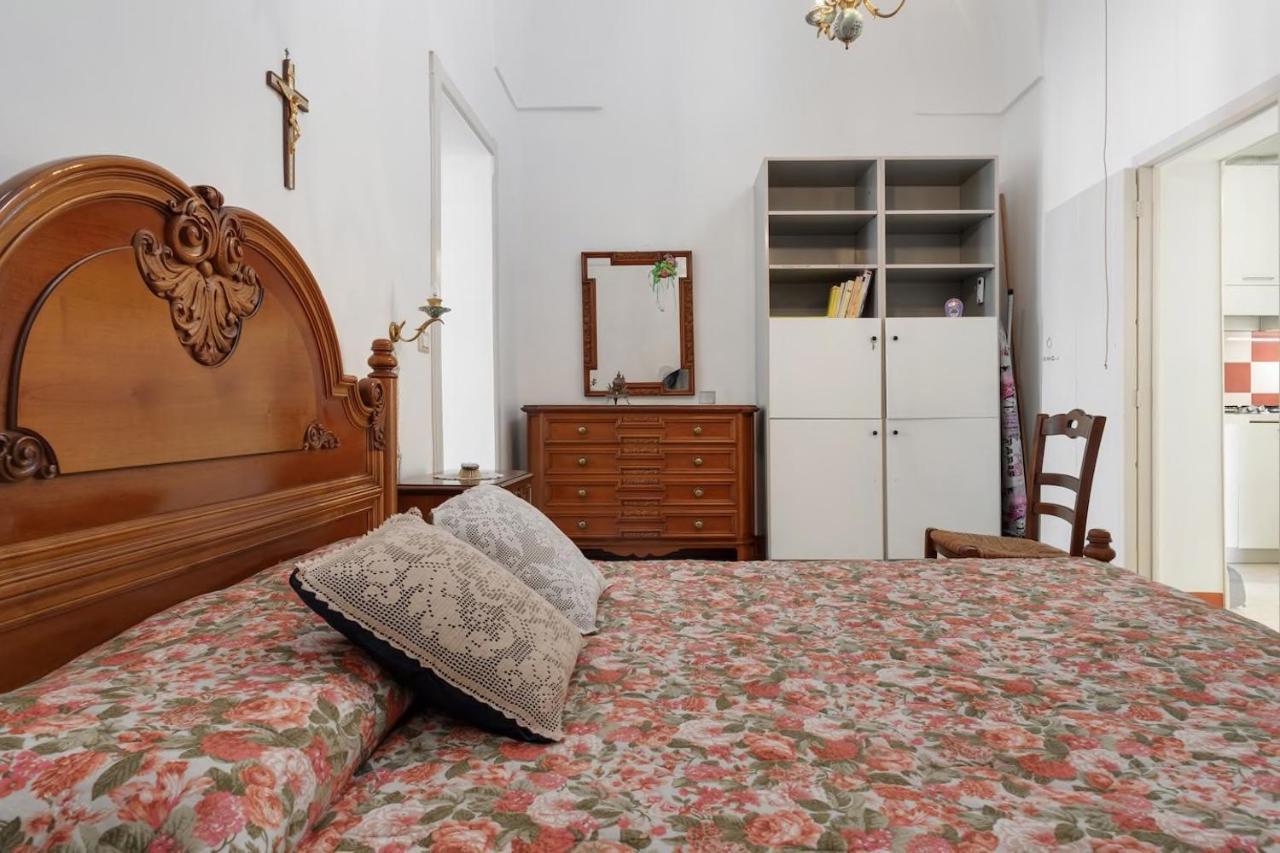 Apartamento La Torre Antica Dimora Giuggianello Exterior foto
