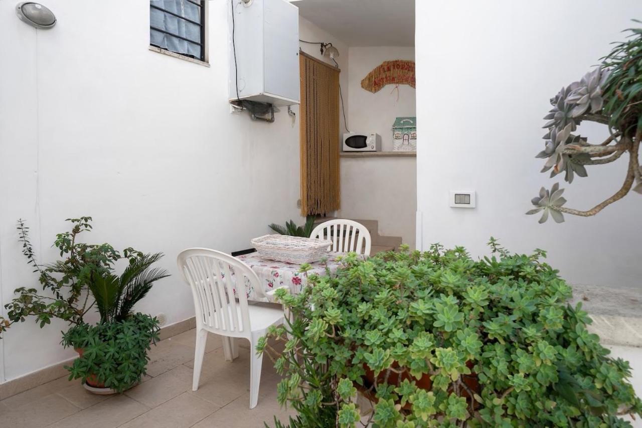 Apartamento La Torre Antica Dimora Giuggianello Exterior foto
