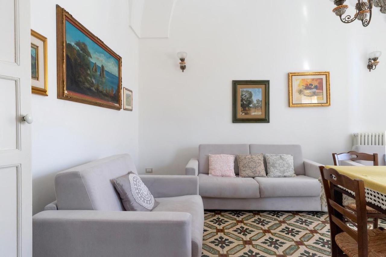 Apartamento La Torre Antica Dimora Giuggianello Exterior foto