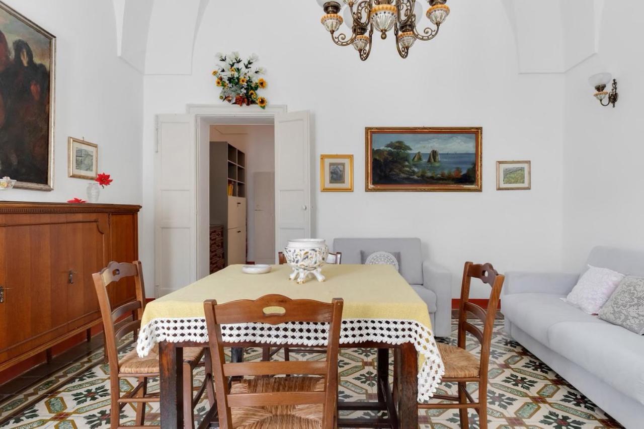 Apartamento La Torre Antica Dimora Giuggianello Exterior foto